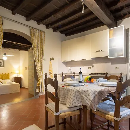 Apartment Curtatone