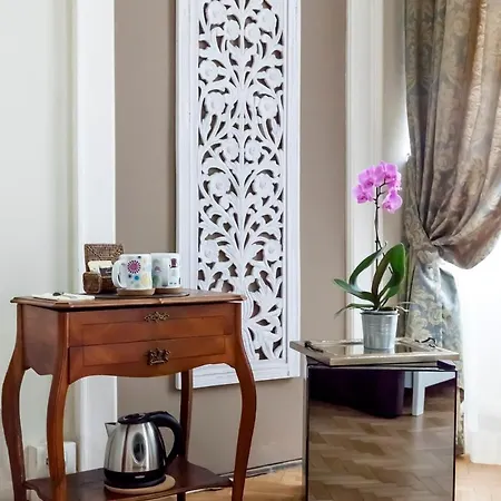 Opera Boutique 3*