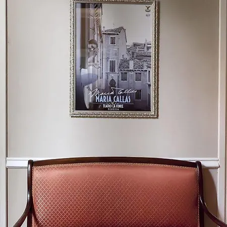 Opera Boutique Bed & Breakfast 3*