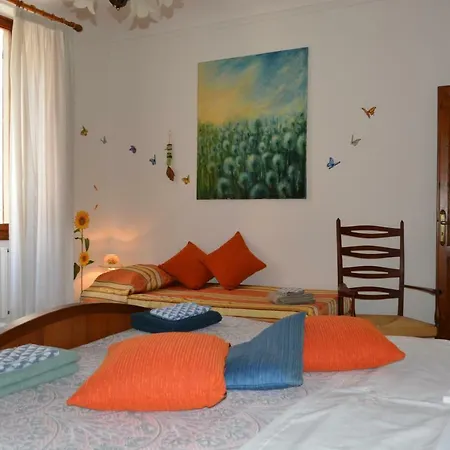 Butterfly Homestay *