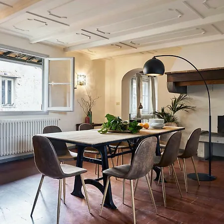 Great Location Just Infront Of Pitti Palace Appartement