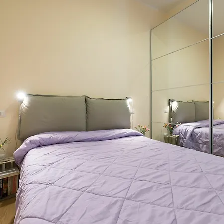Apartment Roommo Borgo Florence
