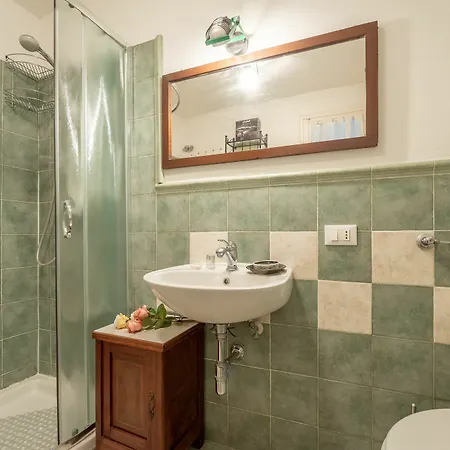Apartment Santo Spirito 2 Bedrooms *
