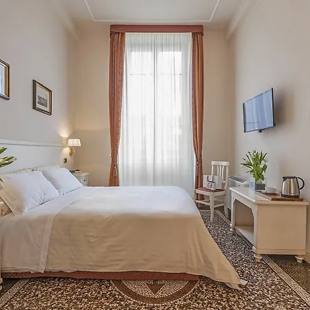 Hotel Astro Mediceo Florenz