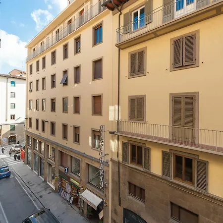 Apartment Michelangelo Near Pontevecchio Florence