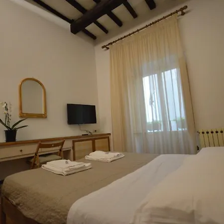 Luxury Via Dei Pilastri Apartment