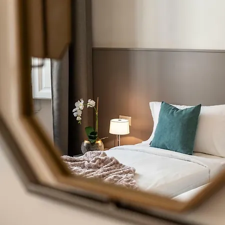 - Brunelleschi Stylish Apartment *