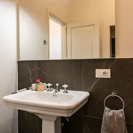 - Brunelleschi Stylish *