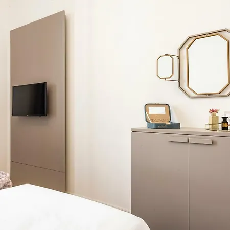 - Brunelleschi Stylish Apartment *