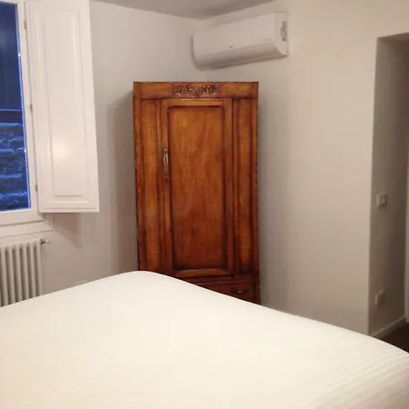 Casa Acciaiuoli *