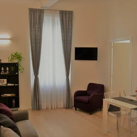 Opera 19 Luxury Apartment *