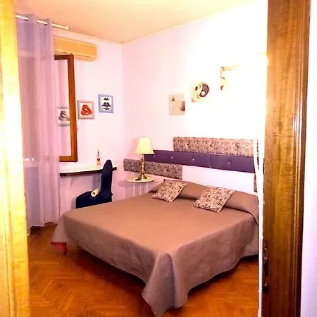B&B Mel 아피타카메레 3*