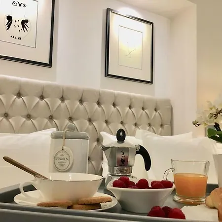 Booking Florence Apartment *