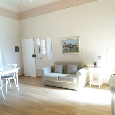 Wine Malvasia Apartment Florence