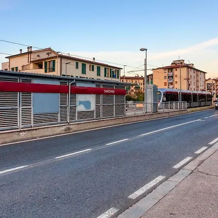 Via Del Sansovino N 12 * Firenze