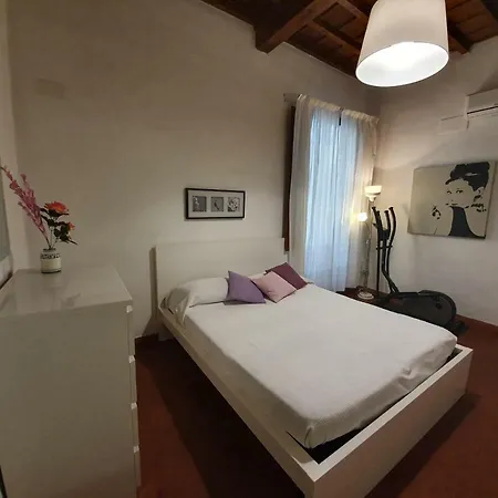 Audrey House