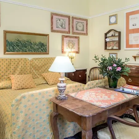Charme In Sant Ambrogio Bed & Breakfast