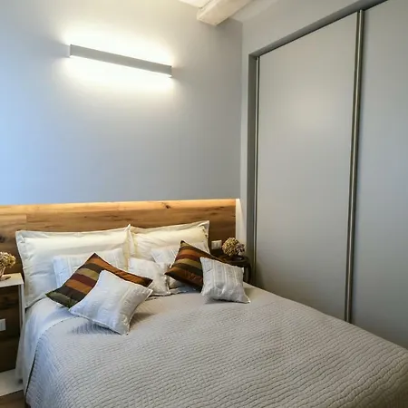 Apartment Oltrarno's Sweet Rose - Free Parking! Florence