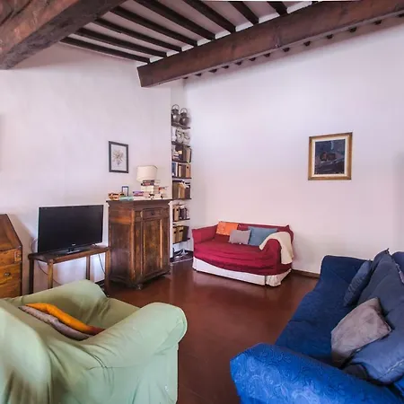 Great Location Just Infront Of Pitti Palace Apartment Florenz