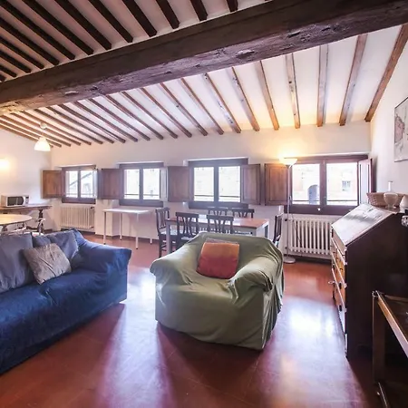 Great Location Just Infront Of Pitti Palace Apartment Florenz