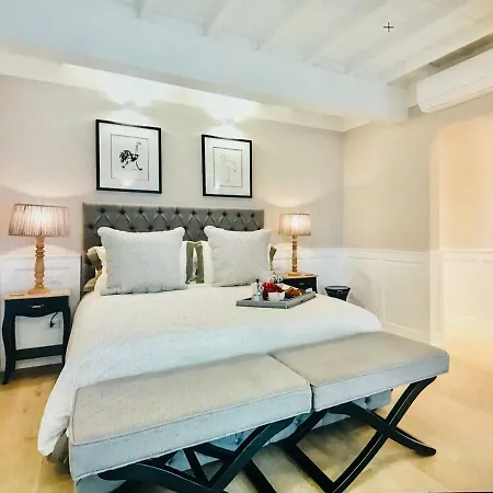 Booking Florence Apartment *