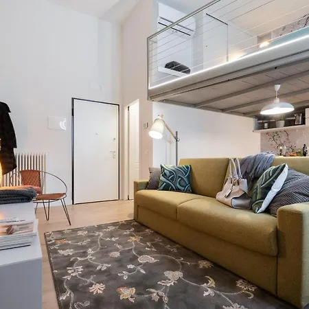 Living Walls Apartment