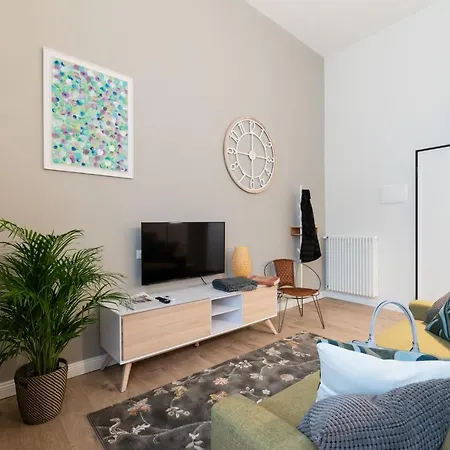Living Walls Apartment Florence
