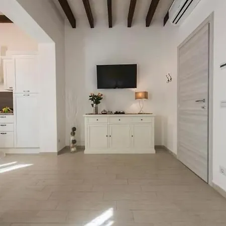 Little Box House * Florencie