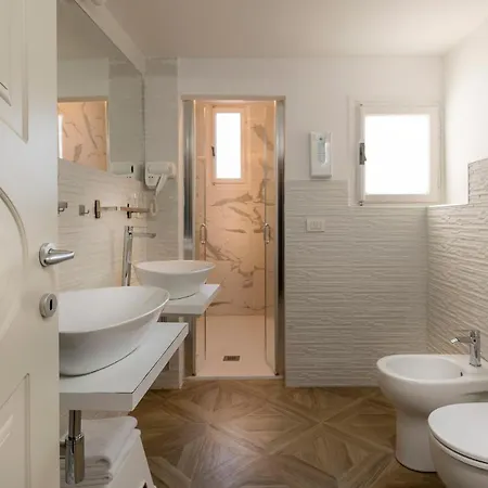 Residenza Conte Di Cavour & Rooftop ゲストハウス 2*