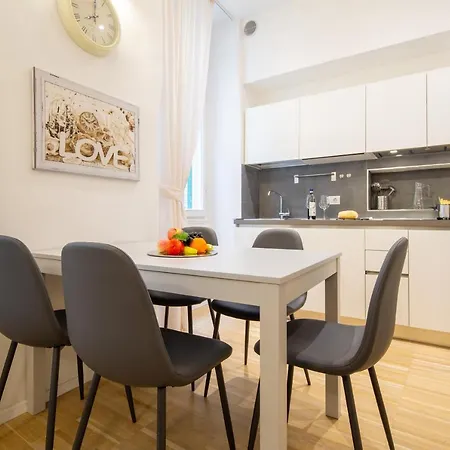 Apartment Bargello Modern By Mmega Florence