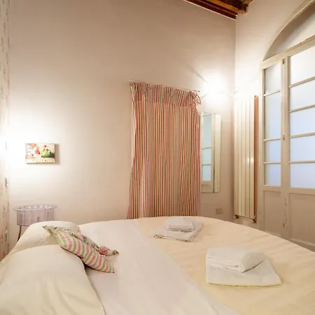 Colonna Romantic Apartment