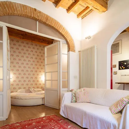 Colonna Romantic Apartment Florence