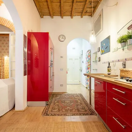 Colonna Romantic Apartment