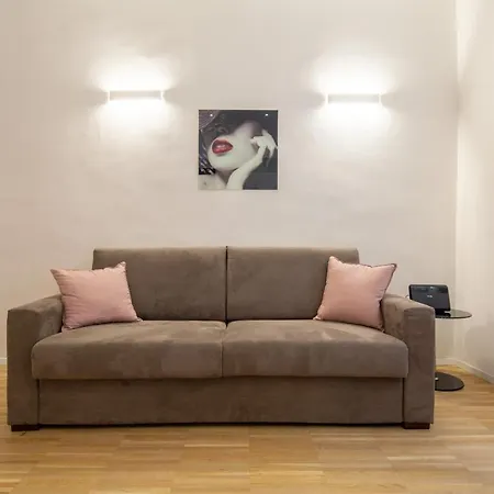 Apartment Bargello Modern By Mmega Florence