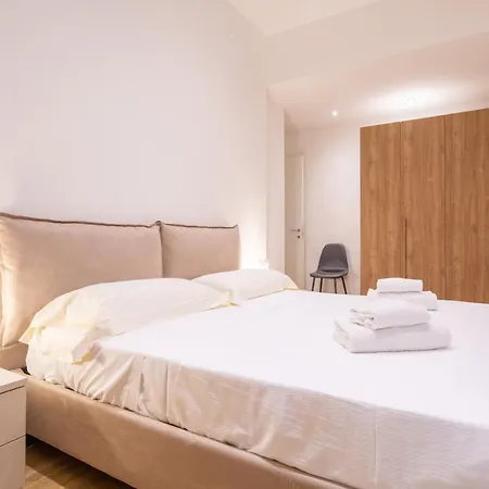 Apartment Bargello Modern By Mmega