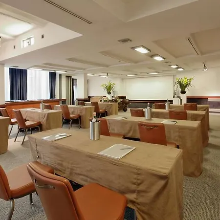 Starhotels Michelangelo מלון 4*