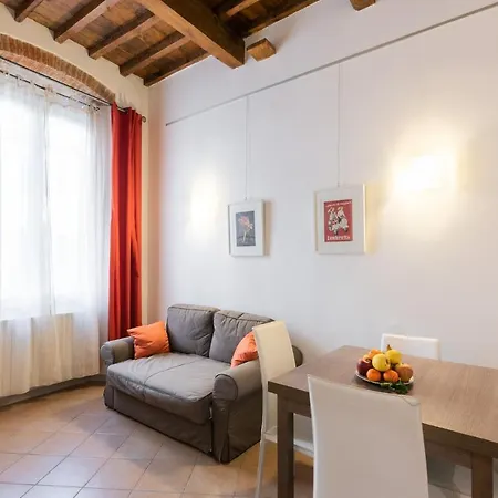 Roommo Beccaria Florenz