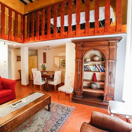 Traditional Close To The Duomo - Private Yard! Florence