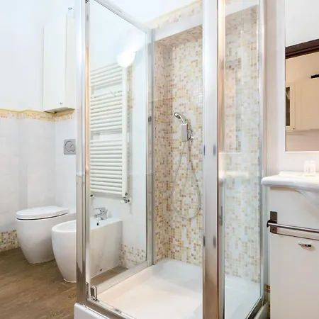 Arno River Bright Apartment Florence