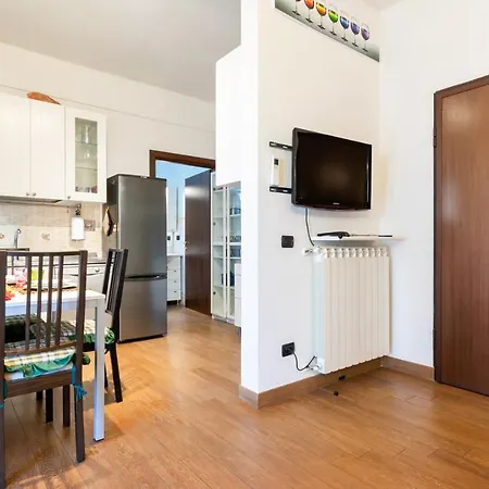 Arno River Bright Apartment Florence