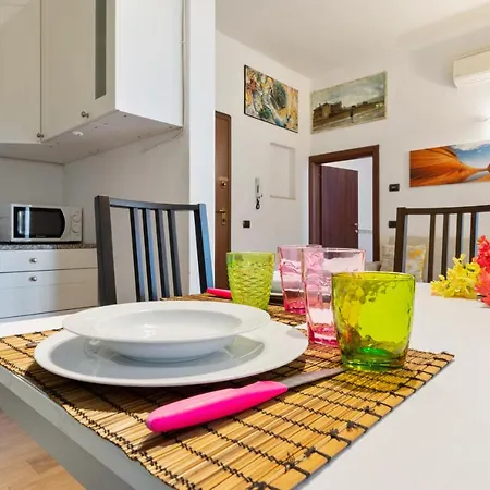 Arno River Bright Apartment